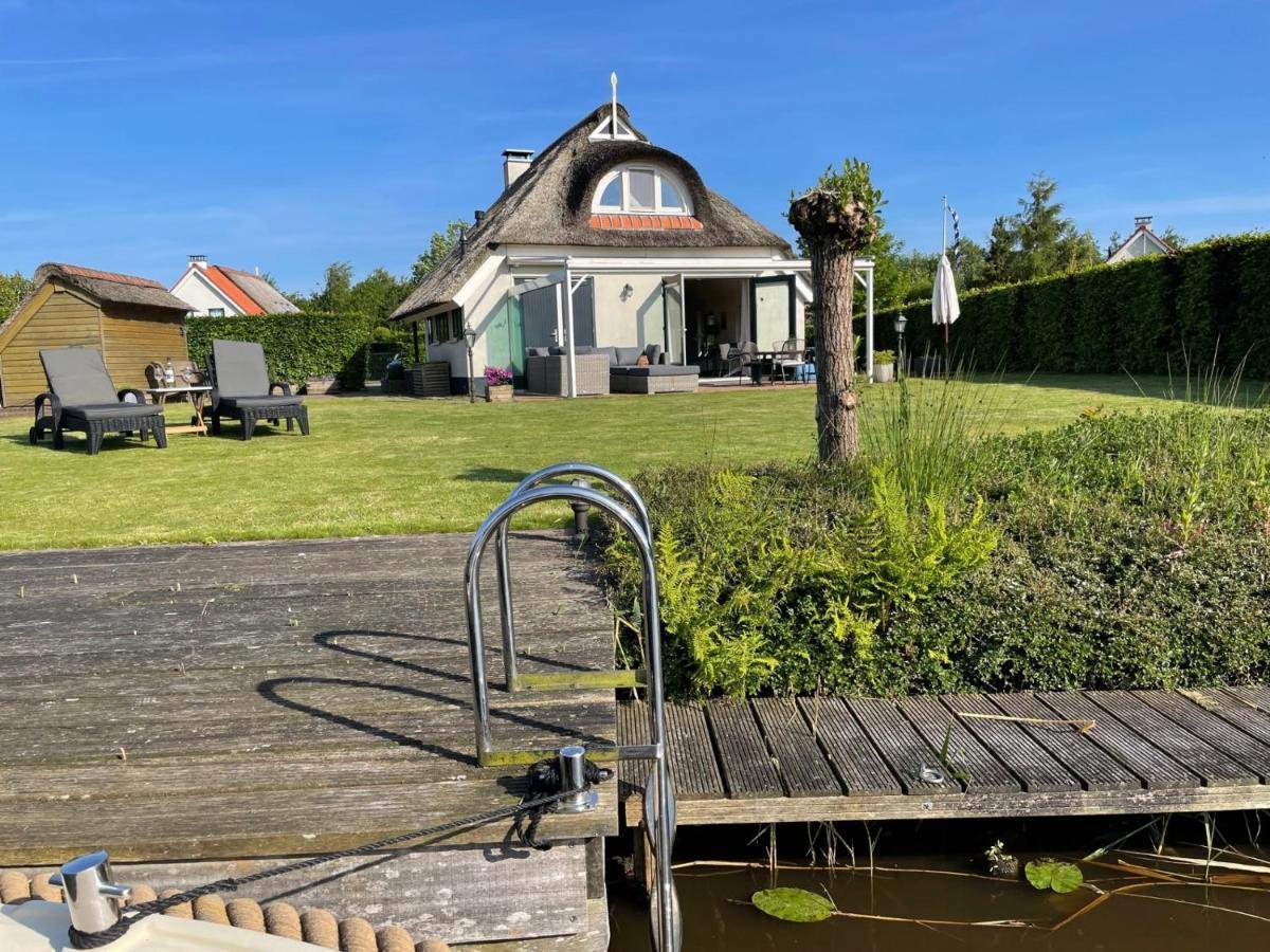 Vakantiehuis Aan Het Water In Friesland Sint Nicolaasga Exteriér fotografie
